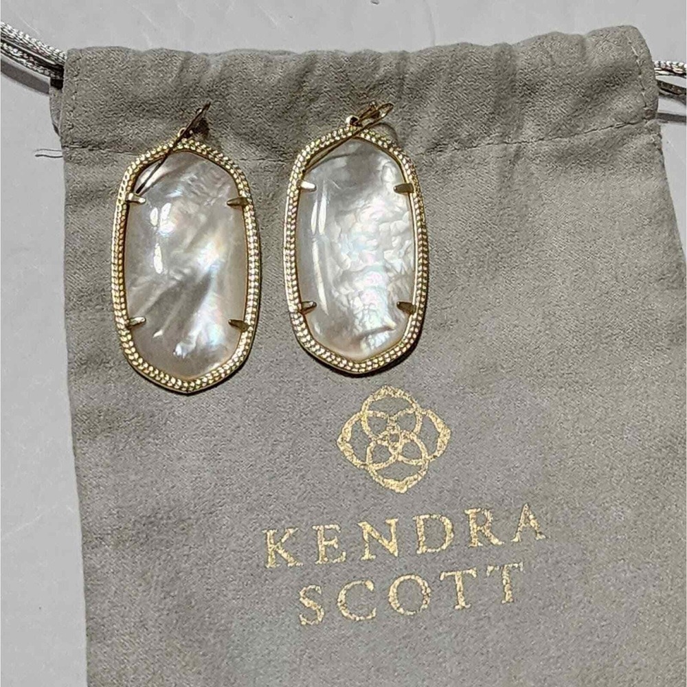 Kendra Scott Danielle Gold Drop Earrings Ivory Mother of Pearl Statement Shell - Picture 6 of 6